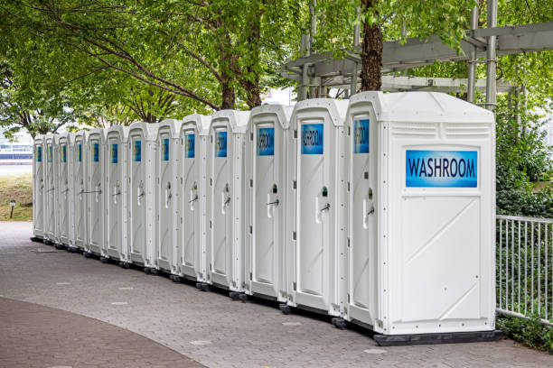 Best Construction site porta potty rental  in Davenport, IA